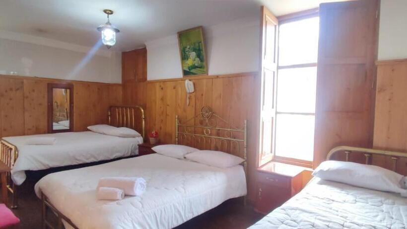 اتاق استاندارد سه نفره, Museo Casona Ugarte Leon