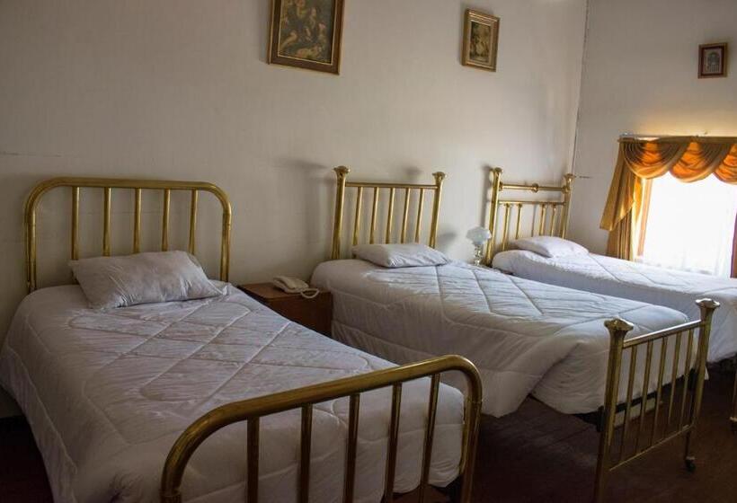 اتاق استاندارد سه نفره, Museo Casona Ugarte Leon