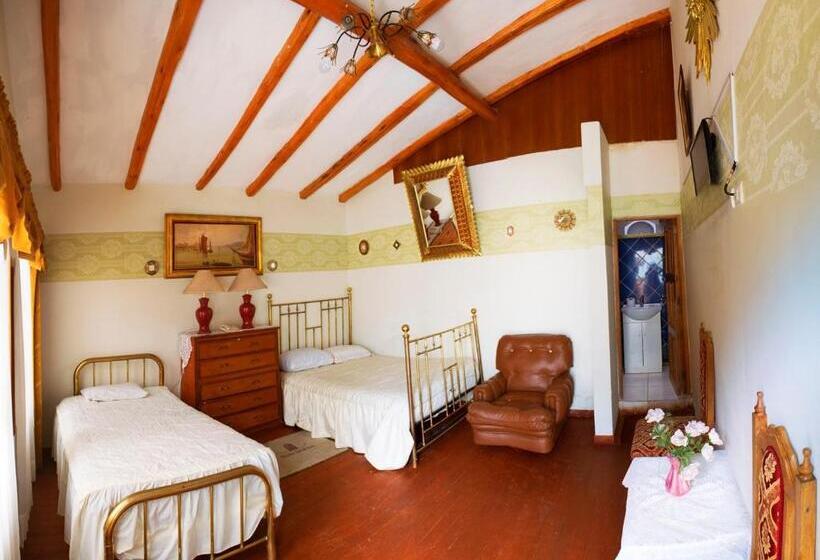 اتاق استاندارد چهار تخته, Museo Casona Ugarte Leon