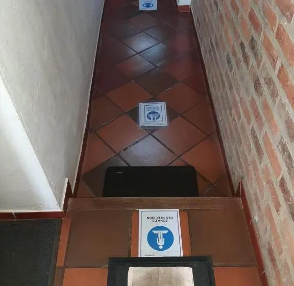 スタンダードルーム, Cemandy Hostal