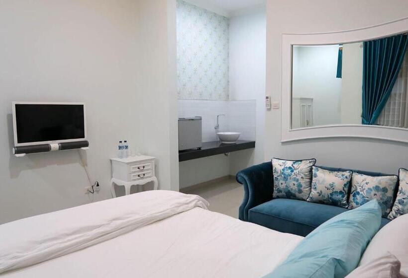 غرفة ديلوكس, Griya Suryo Wijilan