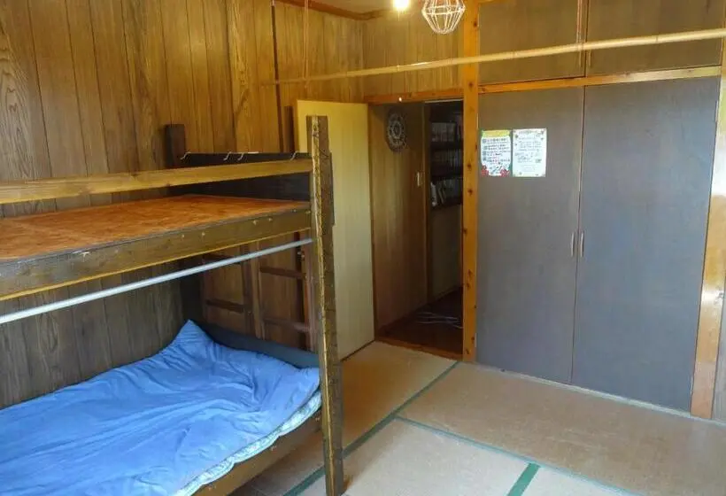 Economy Quadruple Room, Hibiscus