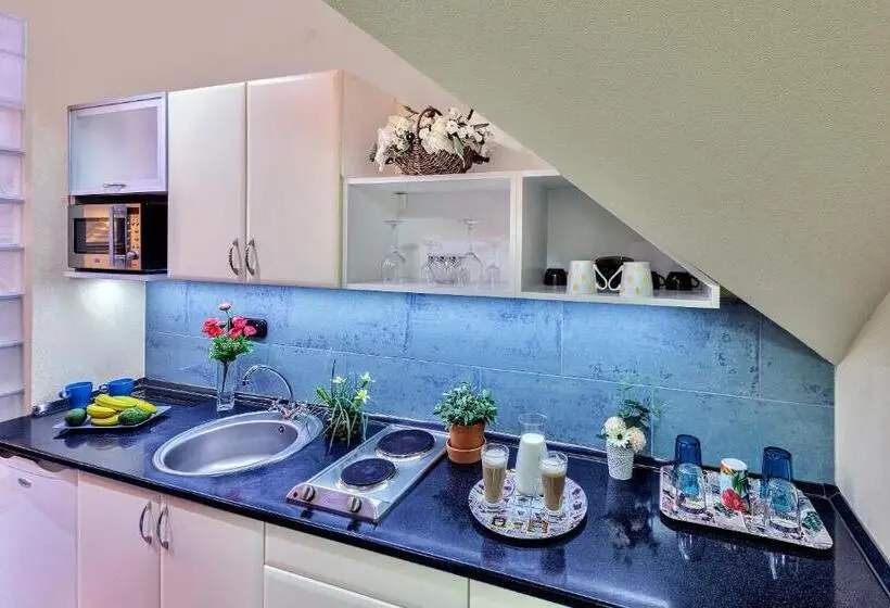 استودیوی استاندارد, Vintiamo Apartmanok