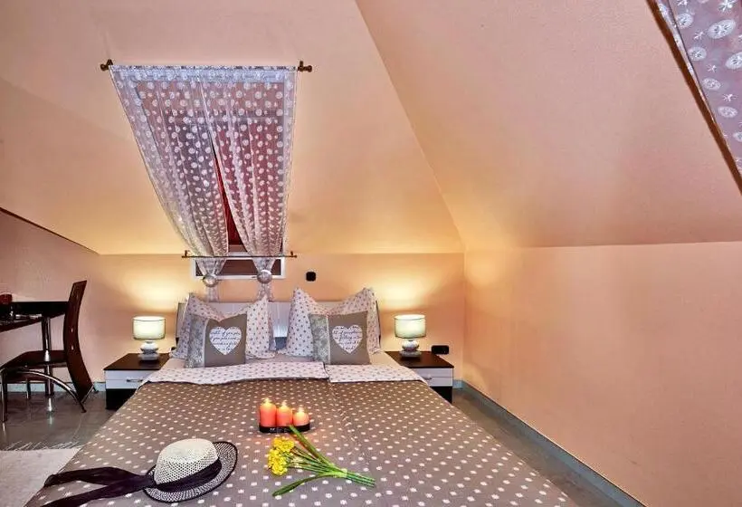 استودیوی استاندارد, Vintiamo Apartmanok