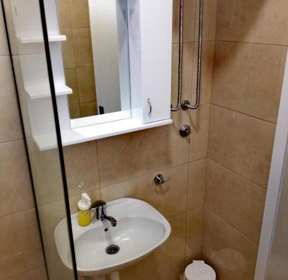 استودیو خانوادگی, Maslina Rooms