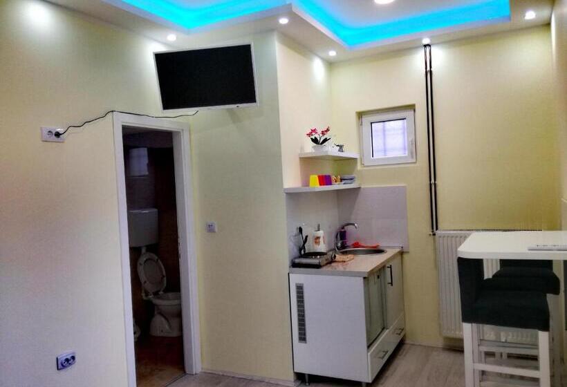 استودیوی لوکس, Maslina Rooms