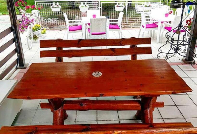 استودیوی لوکس, Maslina Rooms
