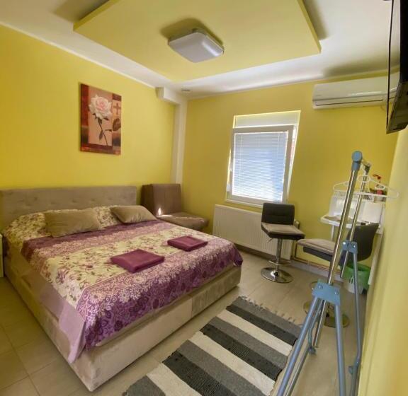 اتاق لوکس, Maslina Rooms