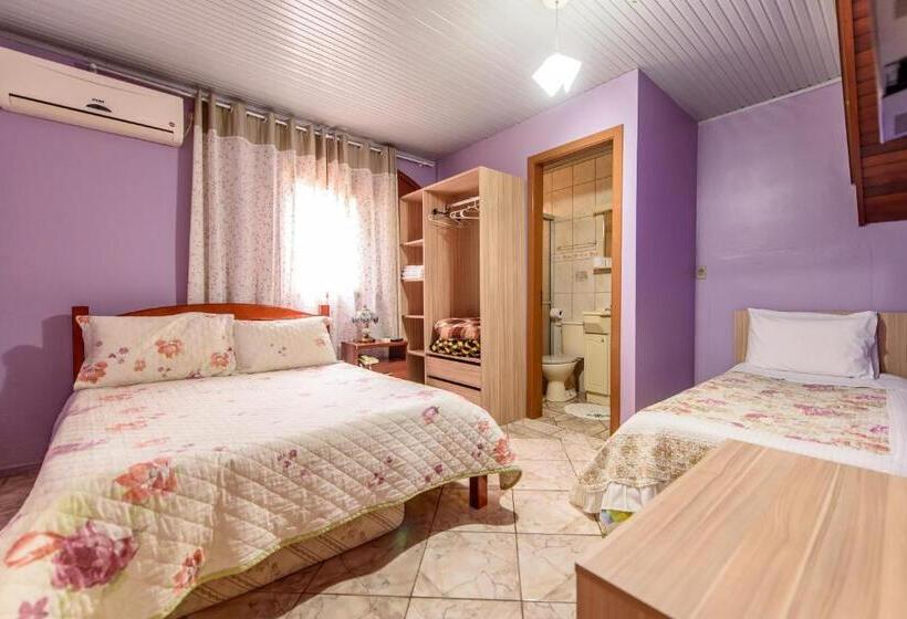 اتاق اجرایی سه نفره, Pousada Santo Antônio