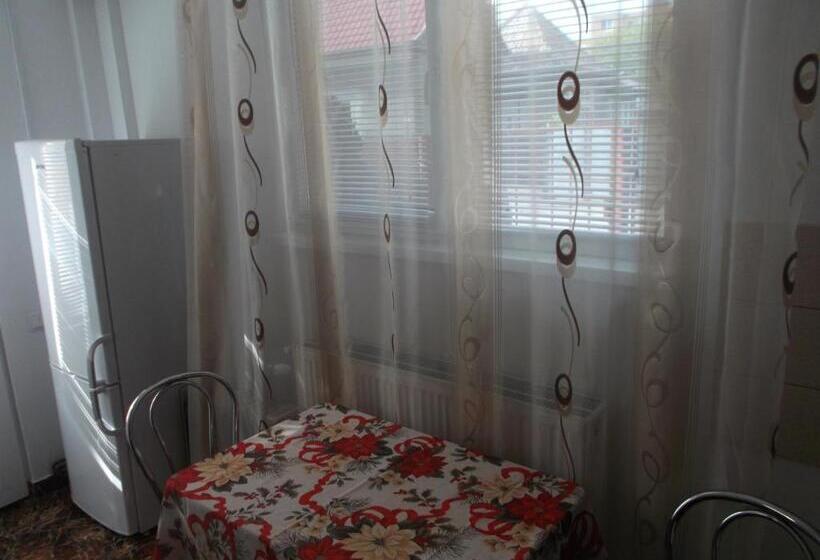 استودیو خانوادگی, Casa Aurora