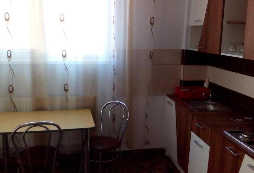 استودیو خانوادگی, Casa Aurora