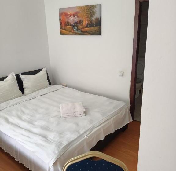 استودیوی استاندارد, Casa Aurora
