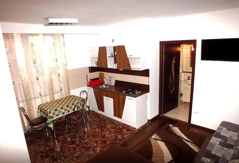 Estudi Familiar, Casa Aurora