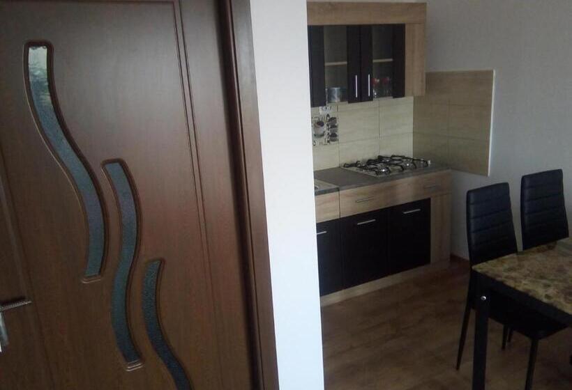 اتاق لوکس خانوادگی, Casa Aurora