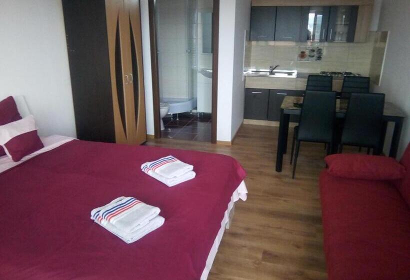 اتاق لوکس خانوادگی, Casa Aurora