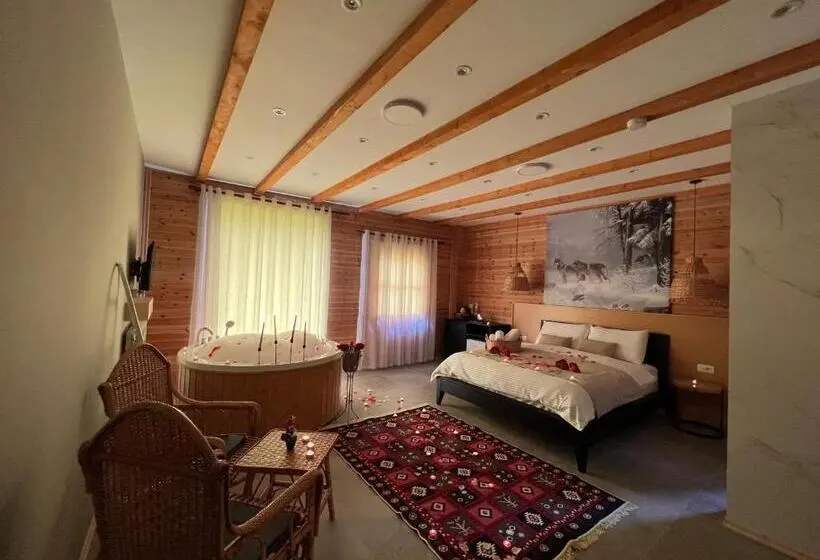 سوییت لوکس, Guesthouse Villa Gurra