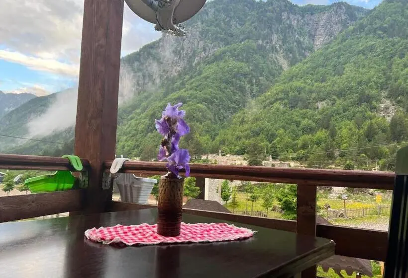 اتاق لوکس, Guesthouse Villa Gurra