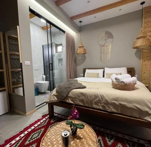 اتاق لوکس, Guesthouse Villa Gurra