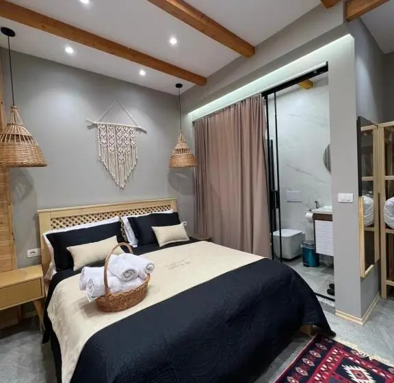 اتاق لوکس, Guesthouse Villa Gurra