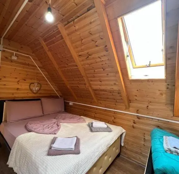 اتاق خانوادگی, Guesthouse Villa Gurra