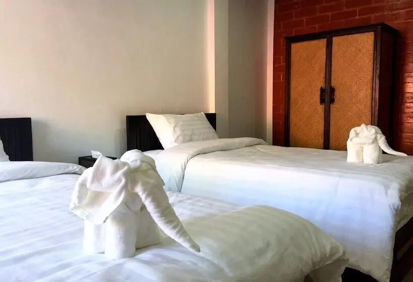 バルコニー付きスタンダードトリプルルーム, Summer Guesthouse & Hostel