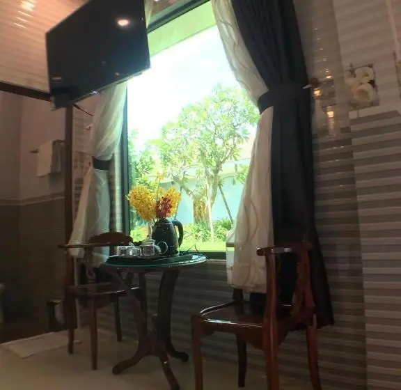استودیوی استاندارد, Thanh Thuy