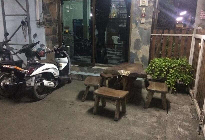 غرفة إقتصادية, Thanya Mansion