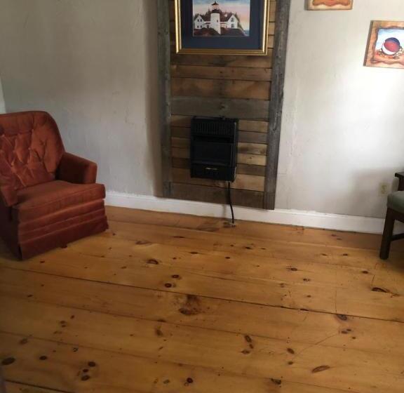 スタンダードバンガロー, Seafarer Inn And Cottages