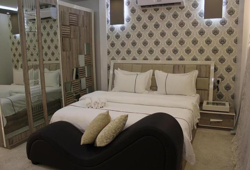 Апартаменты 1 Спальня, Orient House