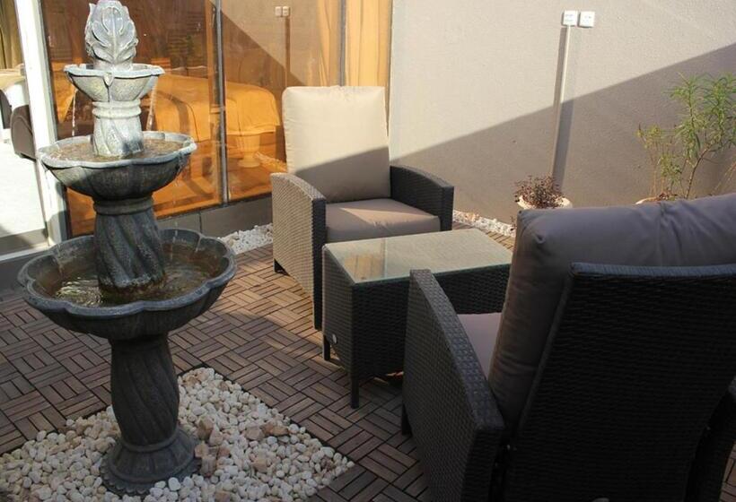 Апартаменты 1 Спальня, Orient House