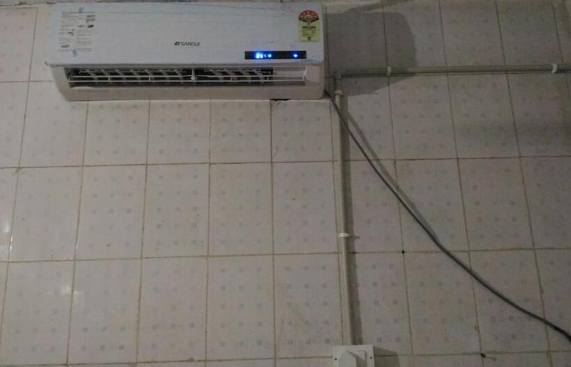 اتاق اکونومی, Goldy Guest House