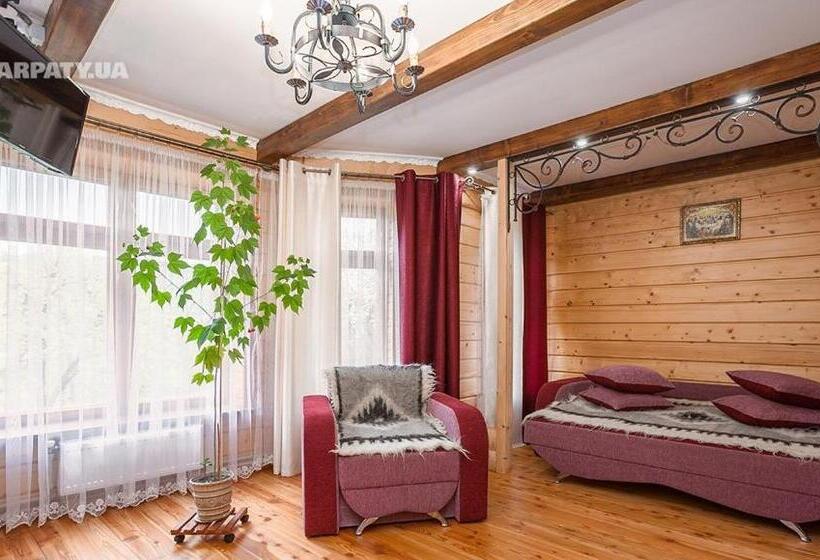 اتاق استاندارد سه تخته با سرویس بهداشتی مشترک, Goryanka