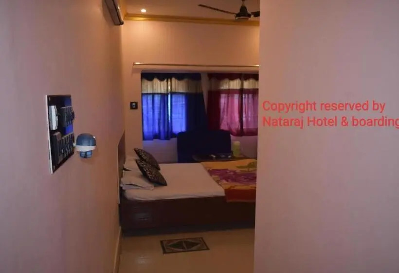デラックスルーム, Nataraj Hotel And Boarding