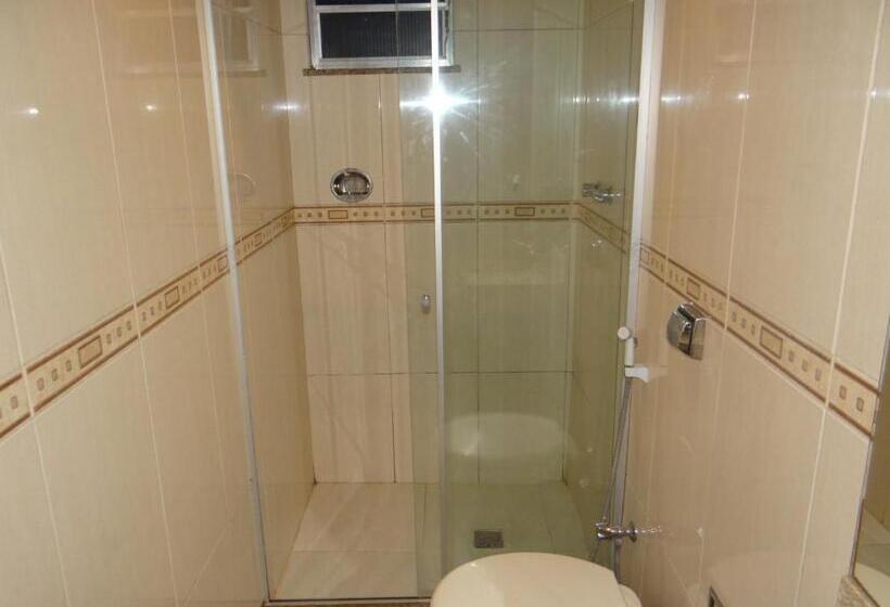 اتاق استاندارد سه نفره, Hostal