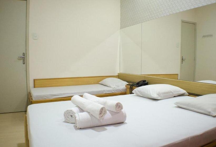 اتاق استاندارد سه نفره, Hostal