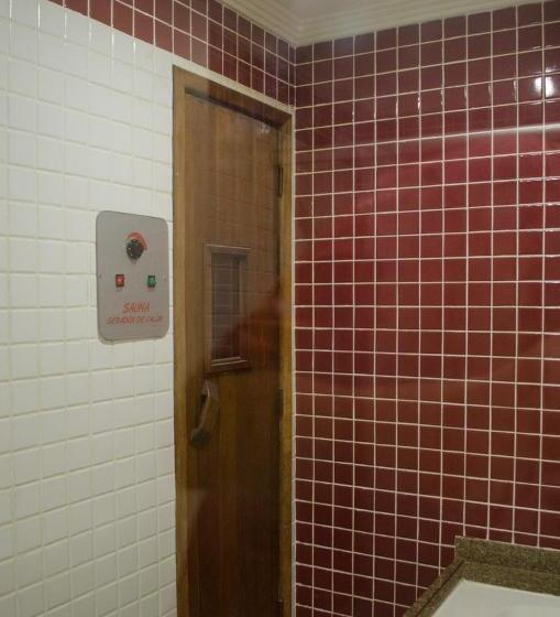 اتاق لوکس, Hostal