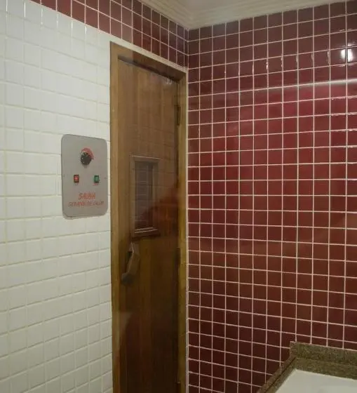 اتاق لوکس, Hostal