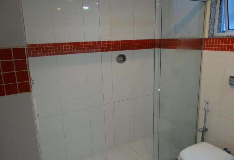 اتاق لوکس, Hostal