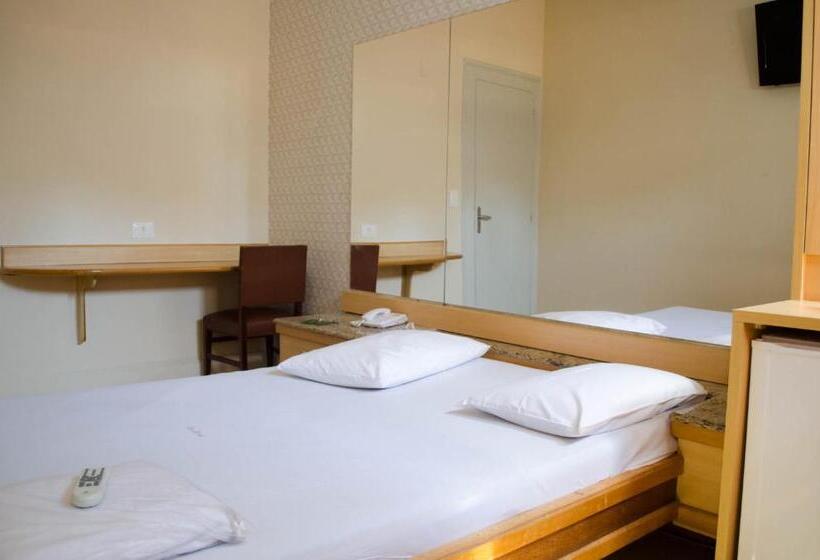 اتاق استاندارد, Hostal