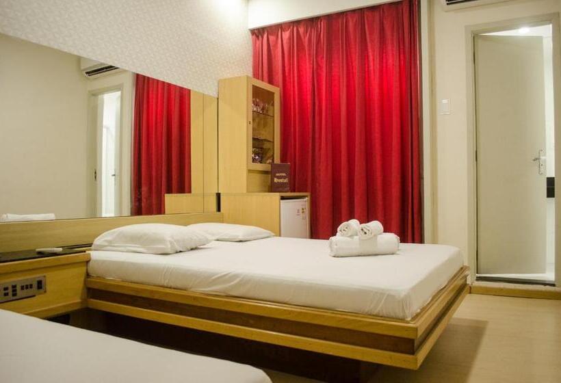 اتاق استاندارد سه نفره, Hostal