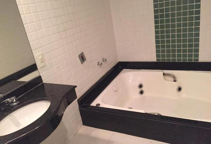 اتاق استاندارد سه نفره, Hostal