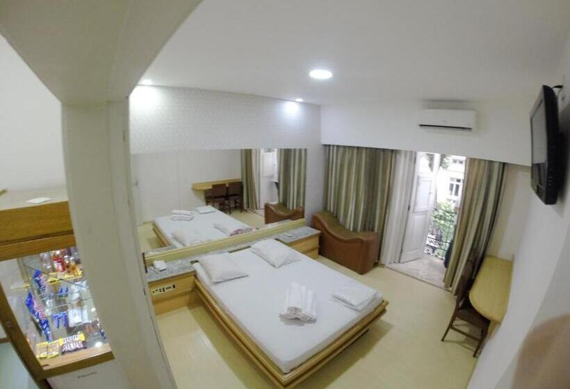 اتاق لوکس, Hostal