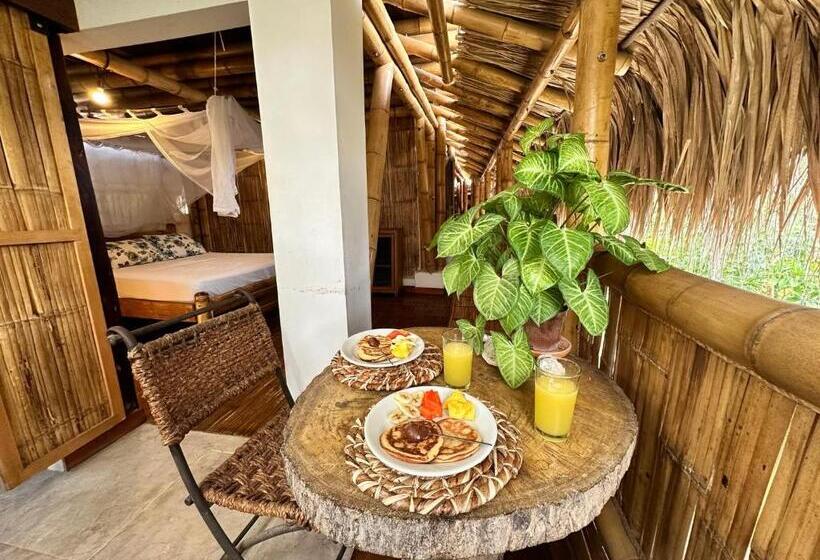 اتاق لوکس, Bella Flor Hostel Palomino