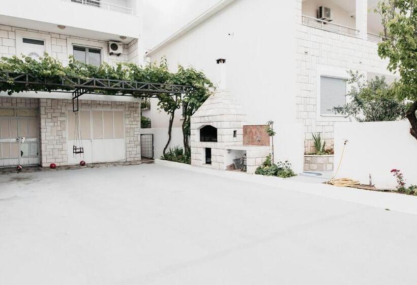 آپارتمان 1 خوابه, Guest House Lalic