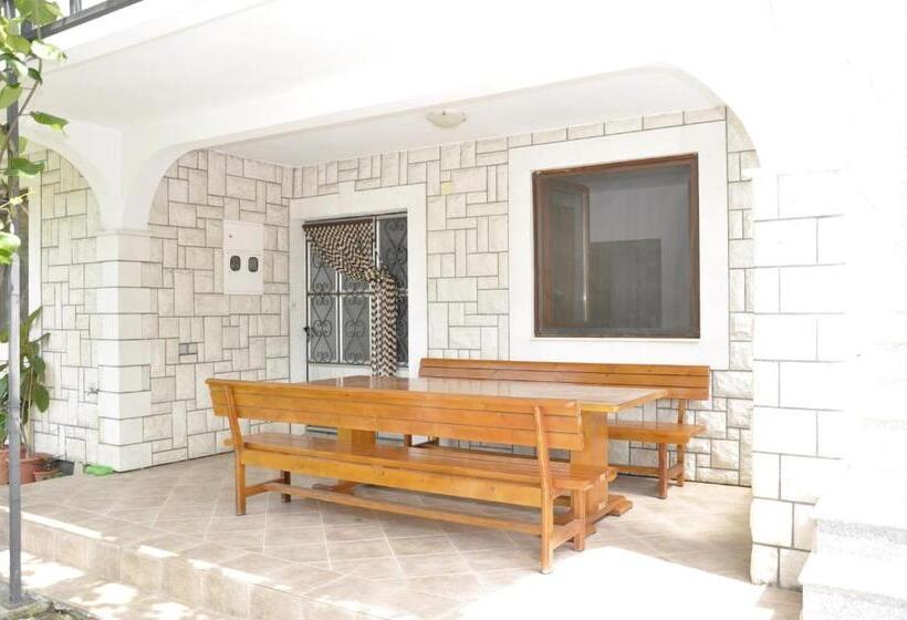 اتاق استاندارد, Guest House Lalic