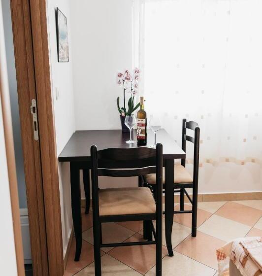 آپارتمان 1 خوابه با چشم‌انداز, Guest House Lalic