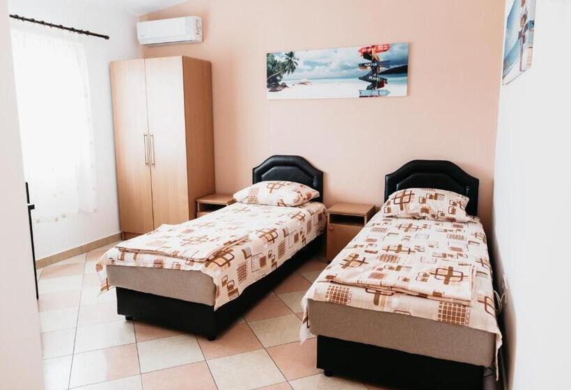 آپارتمان 1 خوابه با چشم‌انداز, Guest House Lalic