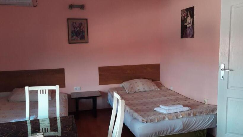 اتاق استاندارد سه تخته با سرویس بهداشتی مشترک, Guest House Trajkovic