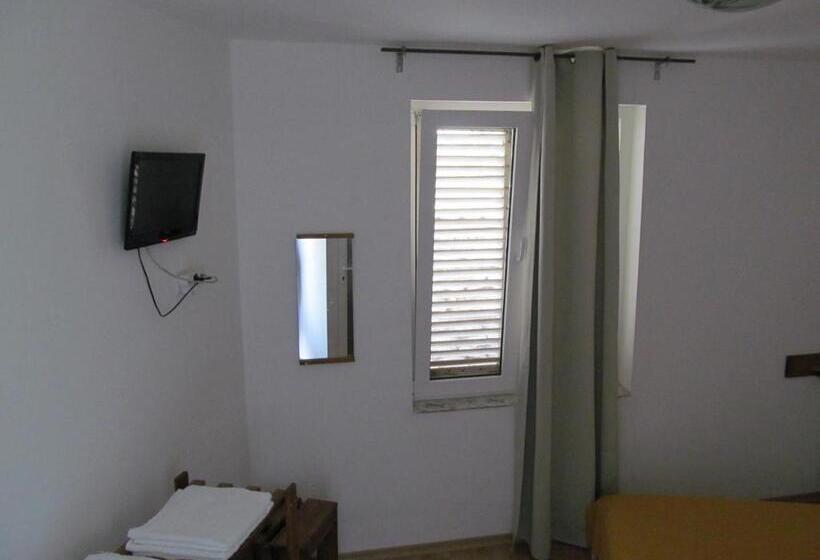 חדר סטנדרט, Hesta