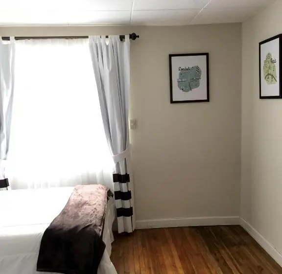 اتاق استاندارد, Nass Bed & Breakfast